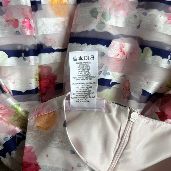 BONNIE JEAN Dressy Floral Striped Girl’s
Dress Sz 4 ~ Perfect for Easter - Picture 7 of 13